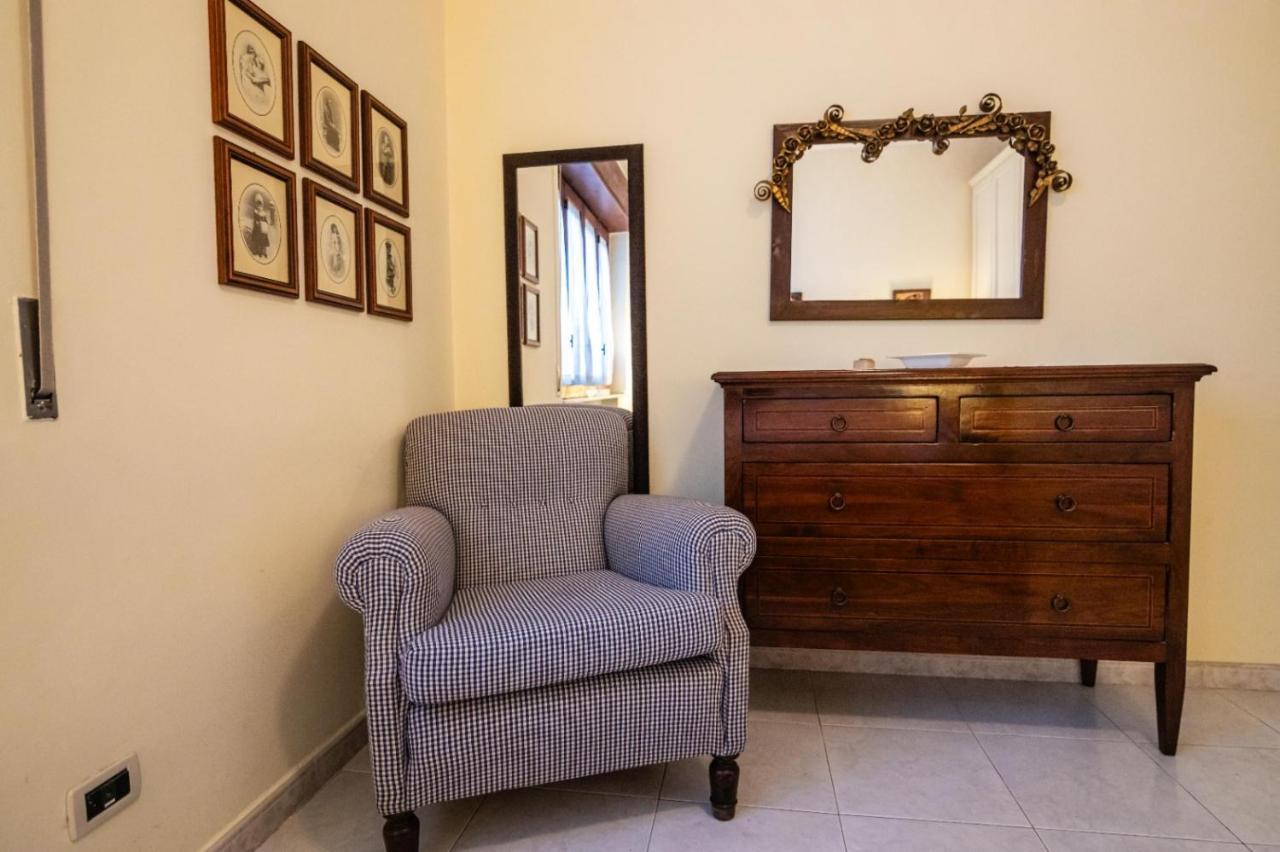 Courrier-House Apartment Aci Castello Exterior foto
