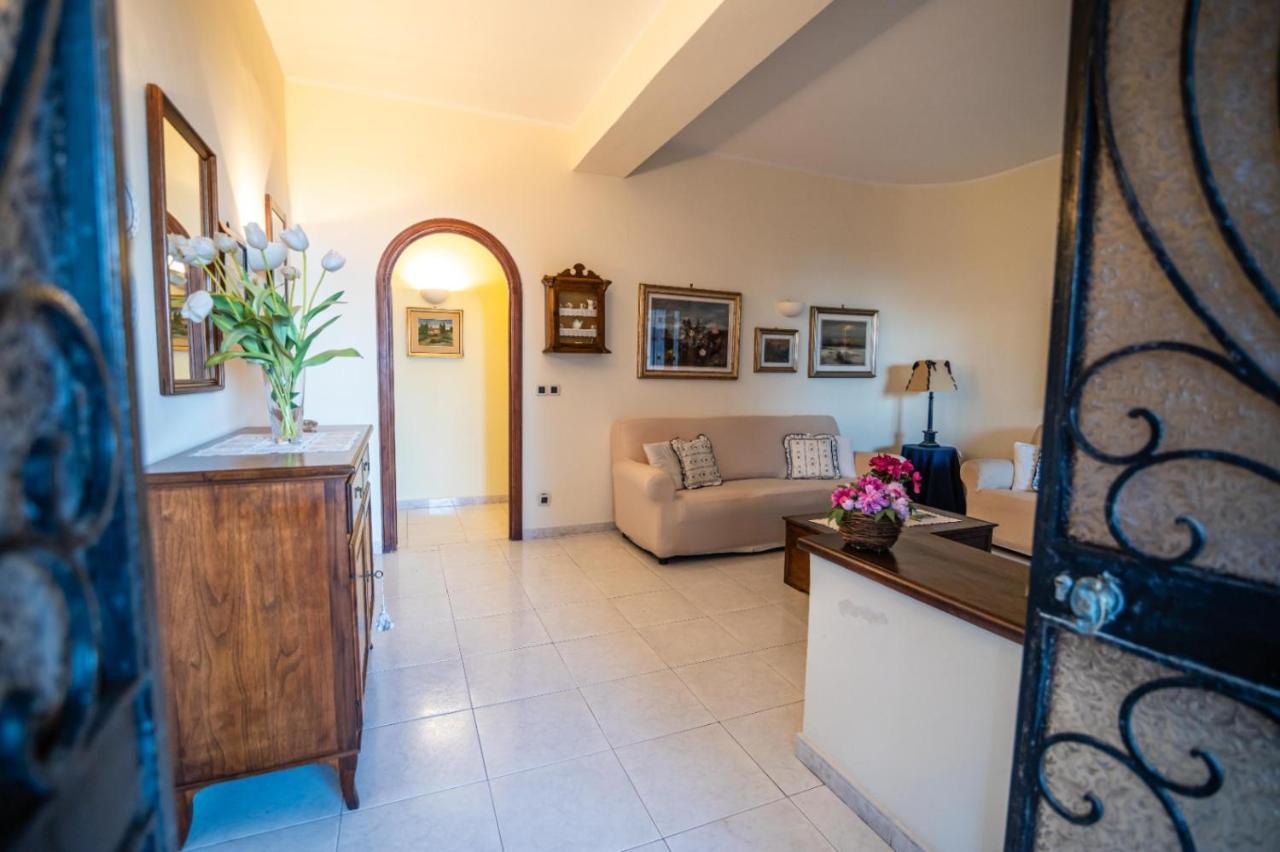 Courrier-House Apartment Aci Castello Exterior foto