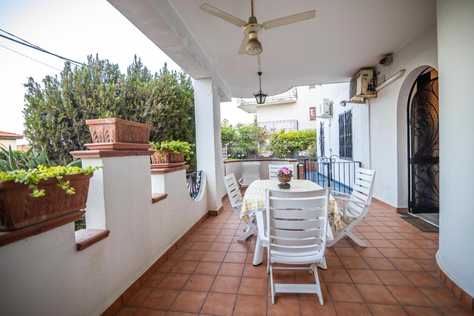 Courrier-House Apartment Aci Castello Exterior foto